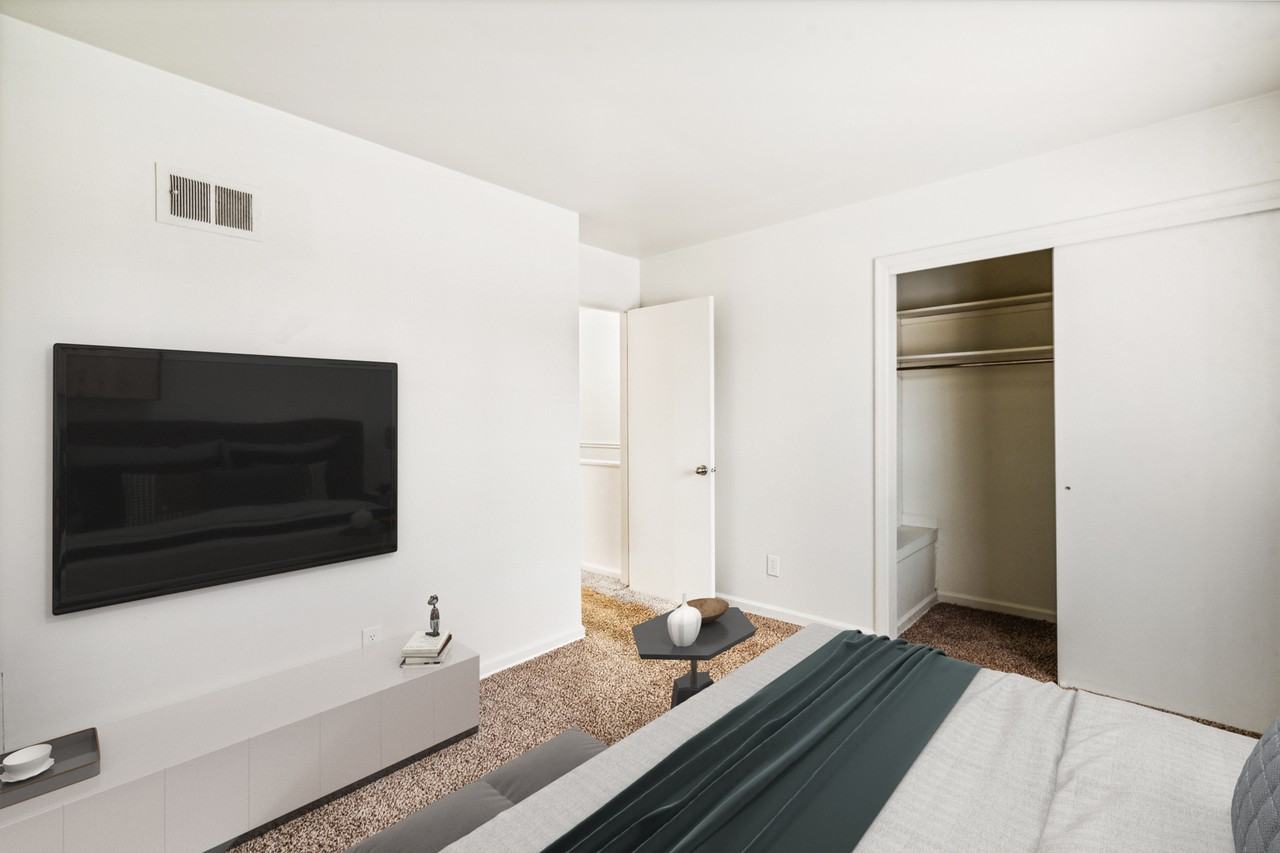 Jamestown Apartments - Photo 6 of 48