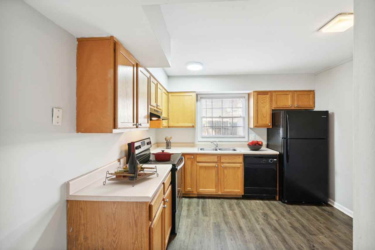 Jamestown Apartments - Photo 7 of 48