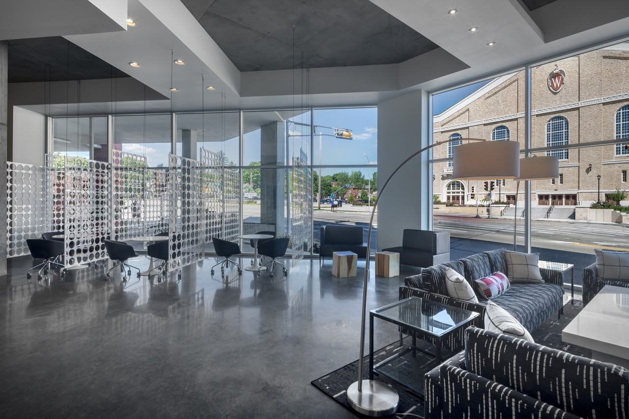 Stadium Lofts - Photo 5 of 14