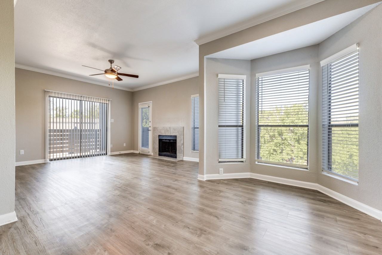 The Pearce on the Lake - Photo 7 of 29