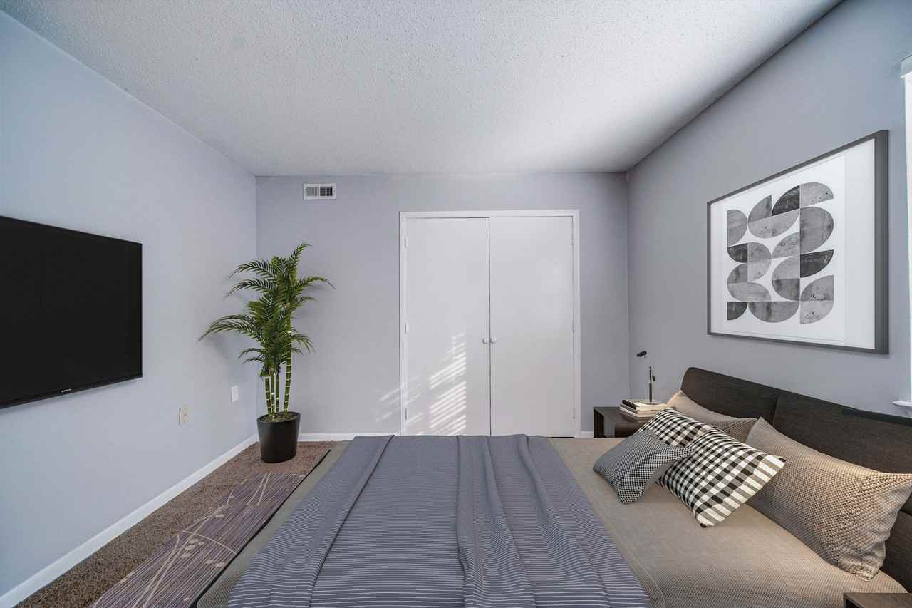 Creekside Apartments - Photo 4 of 19