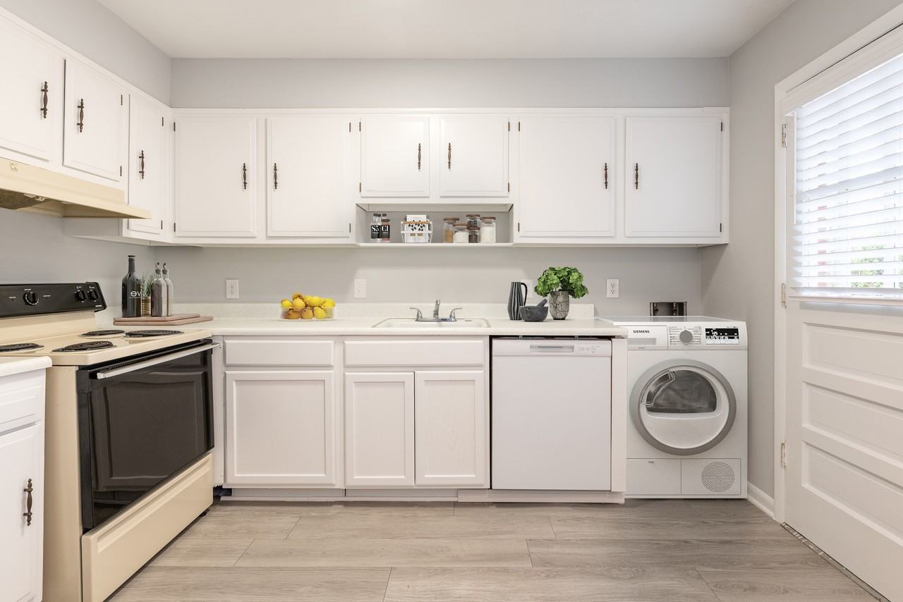 Cedar Hills Apartments and Townhomes - Photo 5 of 47