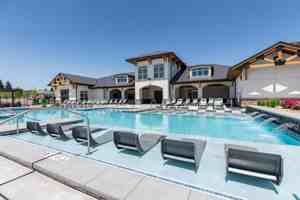 featured image of 8705 Parkland St