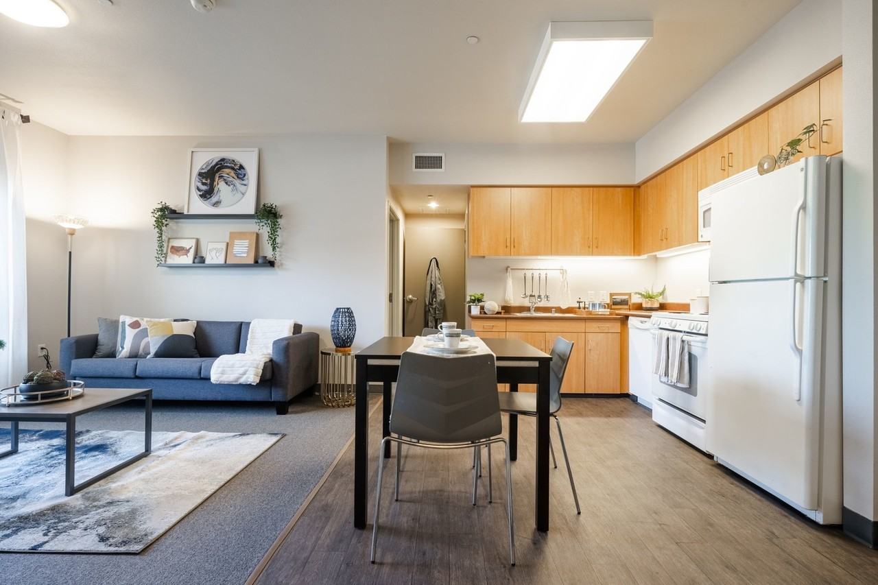 Claremont Collegiate Apartments - Photo 5 of 43