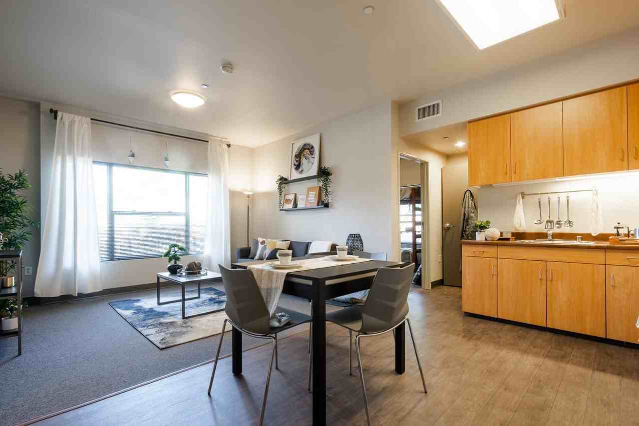 Claremont Collegiate Apartments - Photo 4 of 43