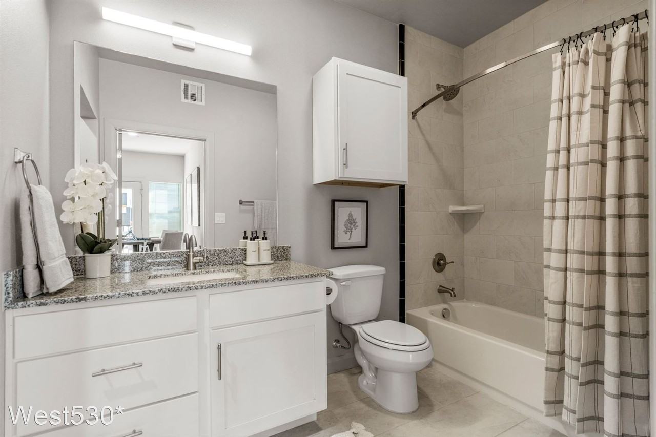 West 530 Luxury Apartments - Photo 6 of 50