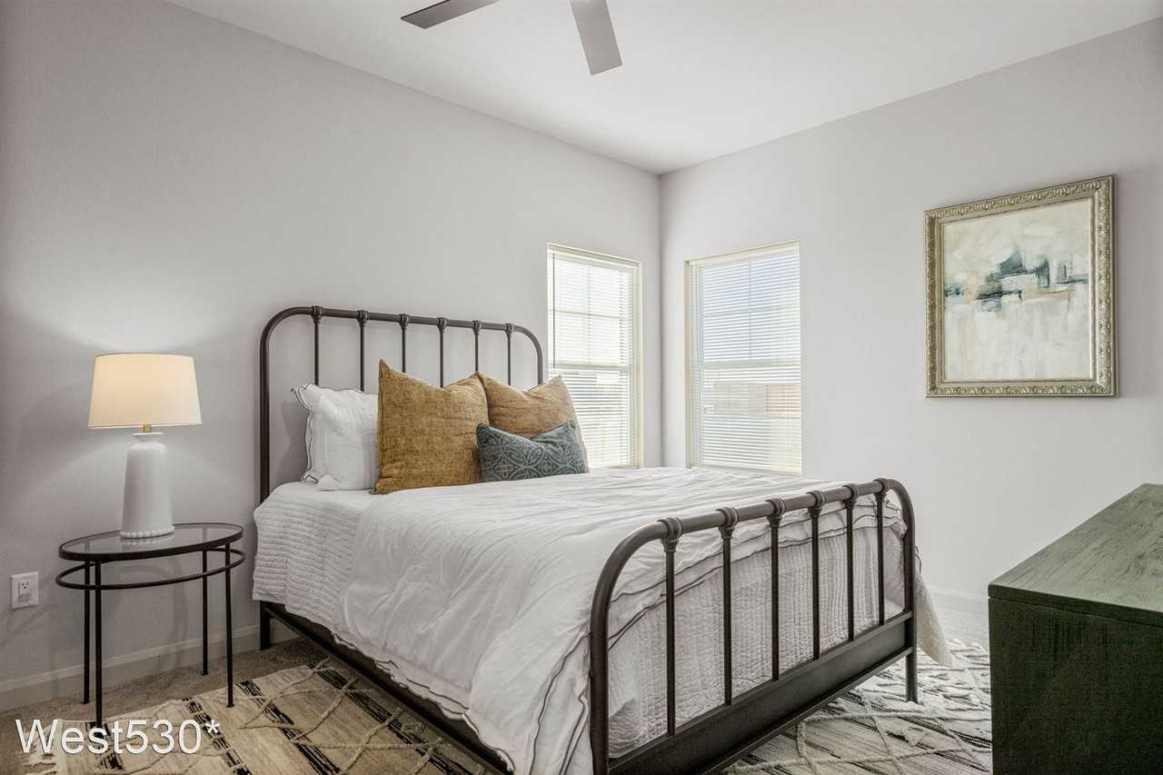 West 530 Luxury Apartments - Photo 7 of 50