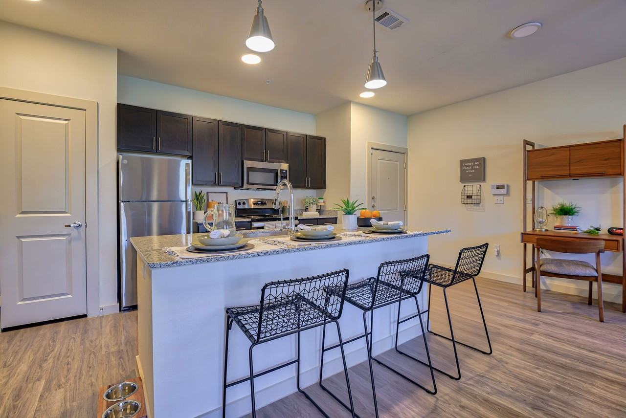 Autumn Breeze - Photo 3 of 20