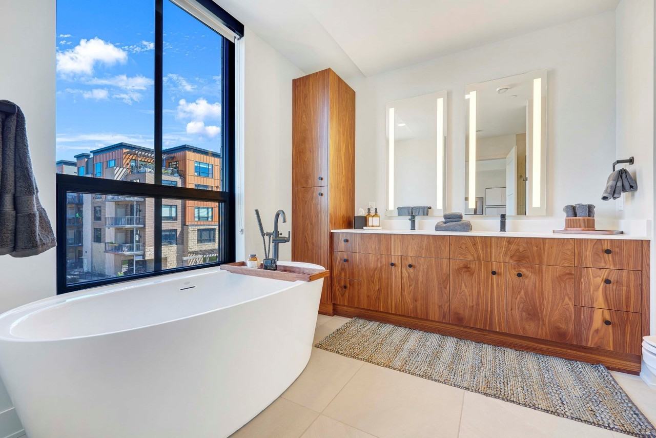 Waterbury House - Photo 7 of 50