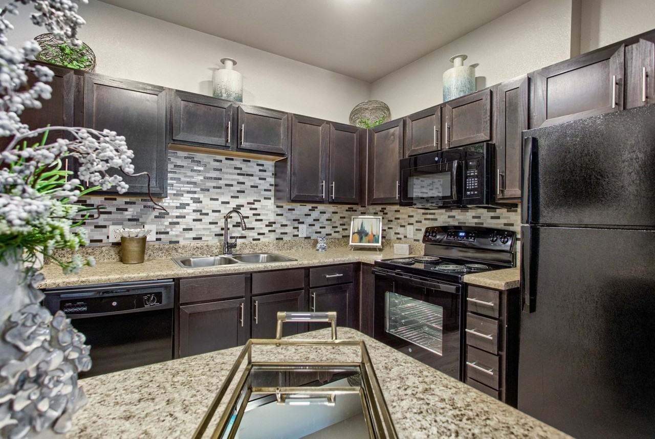 Urban Oaks at Conroe - Photo 3 of 50