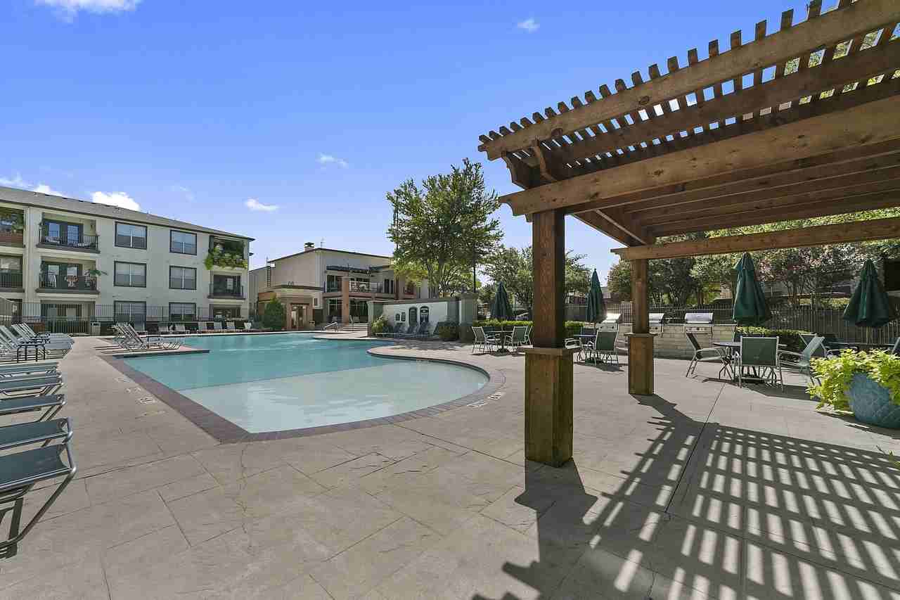 Reserve at White Rock - Photo 2 of 32