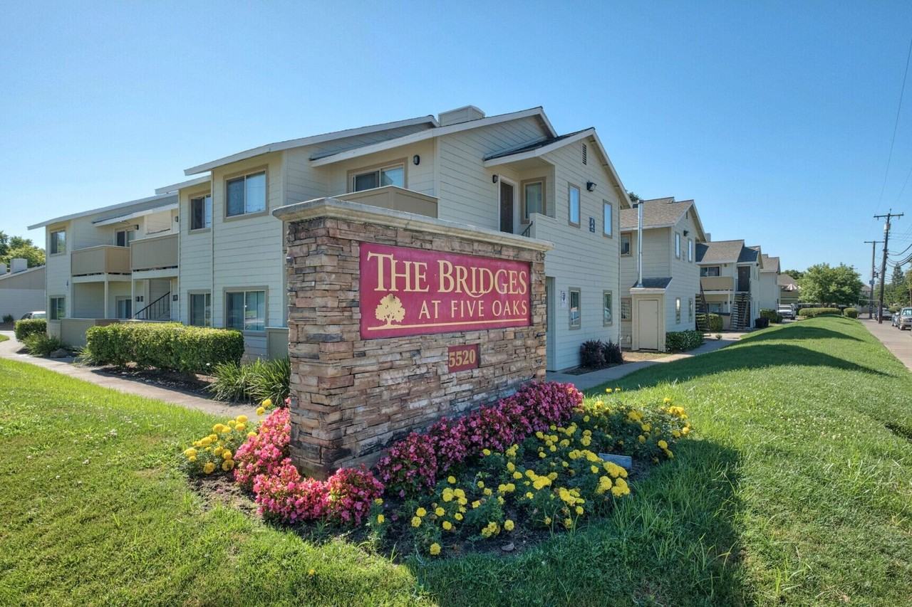 Bridges at Five Oaks - Photo 6 of 25