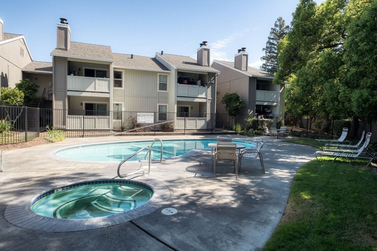 Jerron Place - Photo 6 of 25