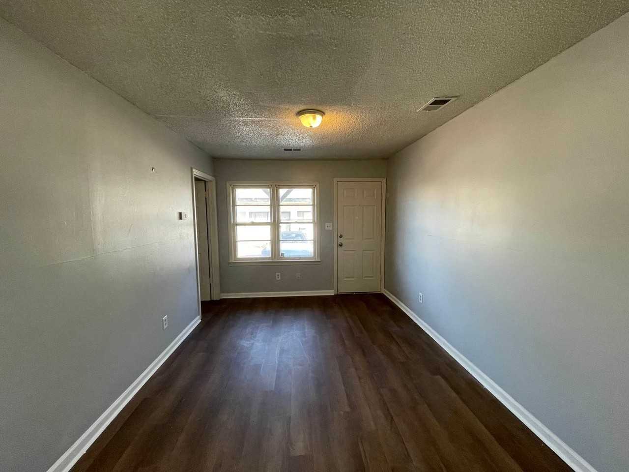 Newly Renovated Apartments - Photo 7 of 12