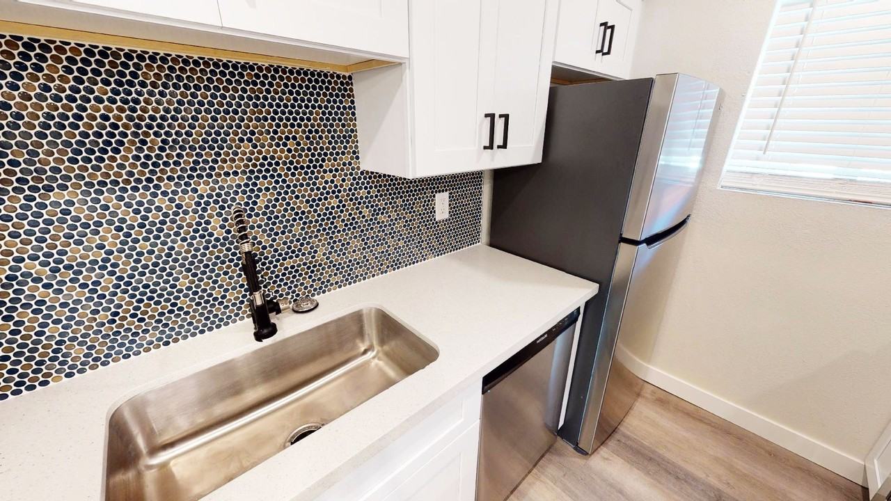 Aurora Villas - Photo 4 of 33