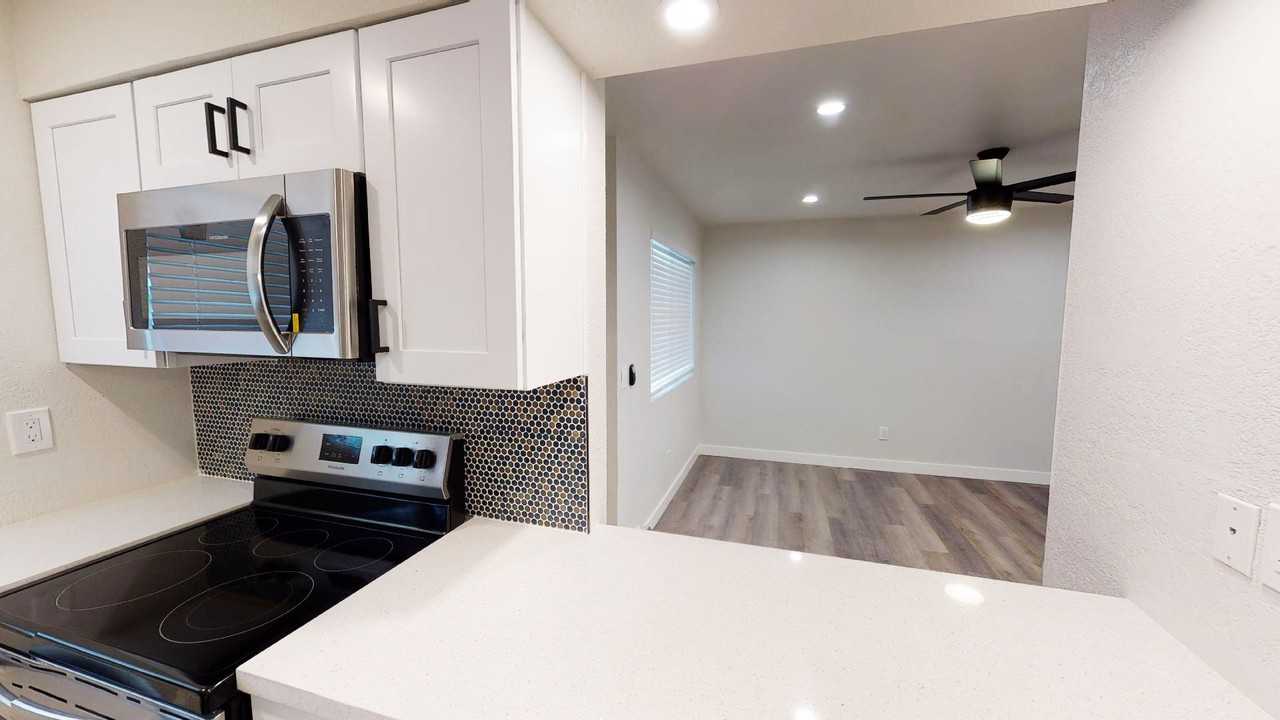 Aurora Villas - Photo 7 of 33