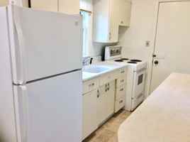 featured image of 211 1/2 2nd Ave E