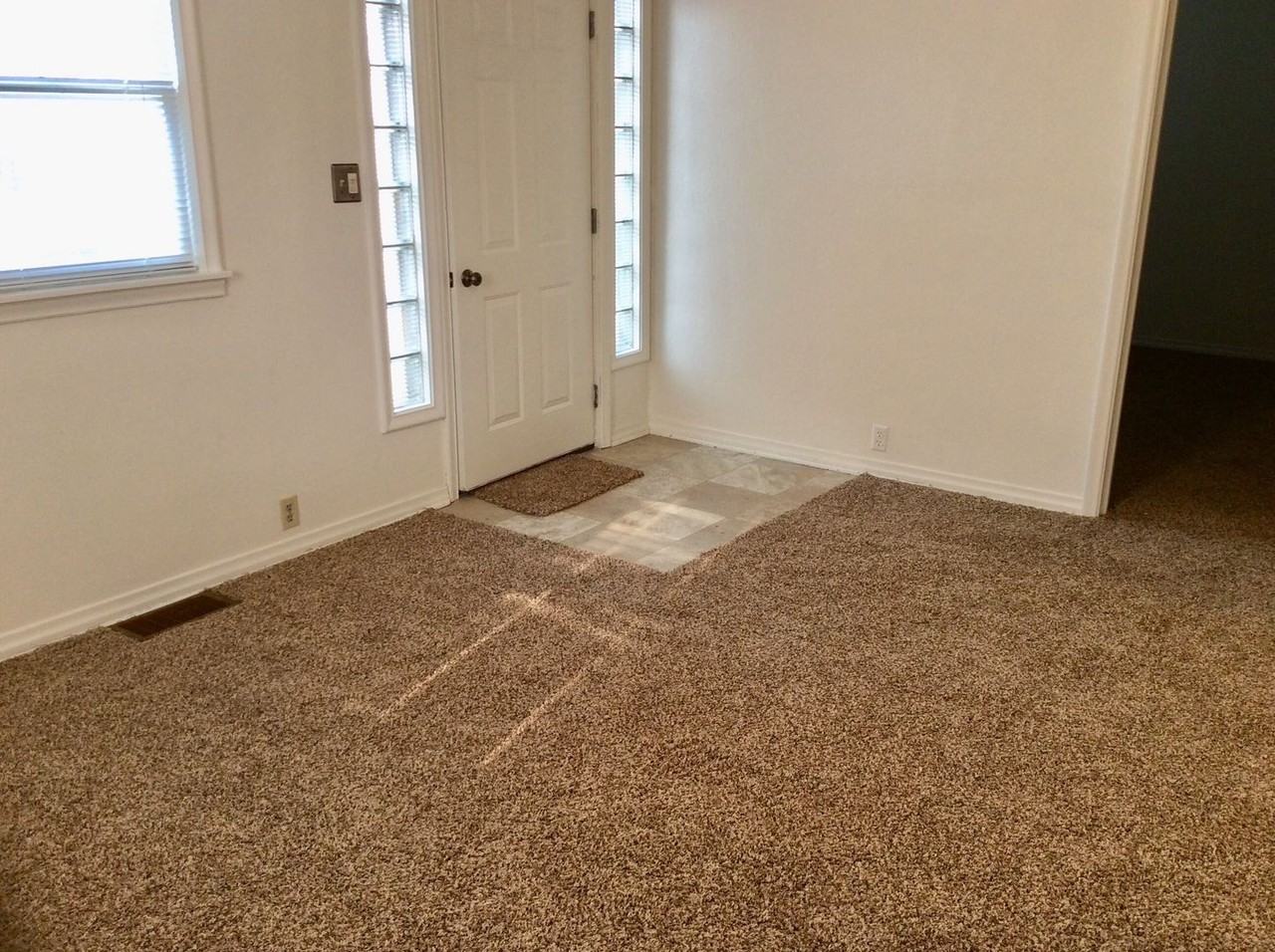 211 1/2 2nd Ave E - Photo 4 of 12