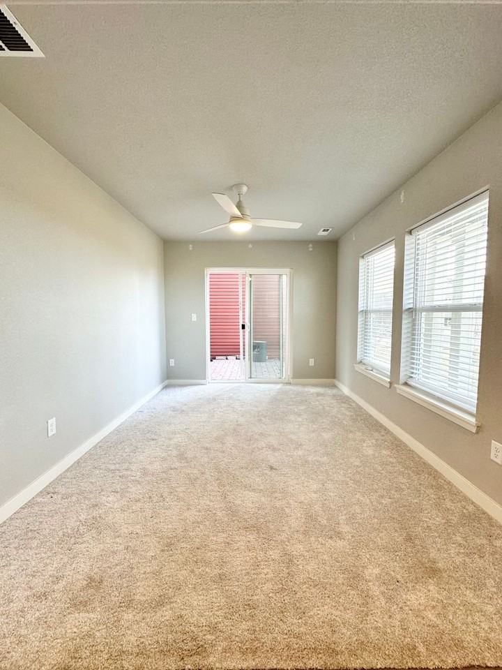 5640 Tramore Ct - Photo 5 of 18