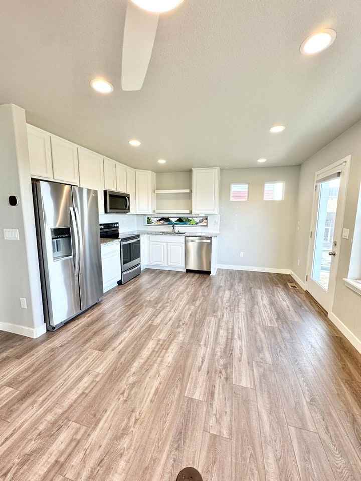 5640 Tramore Ct - Photo 3 of 18