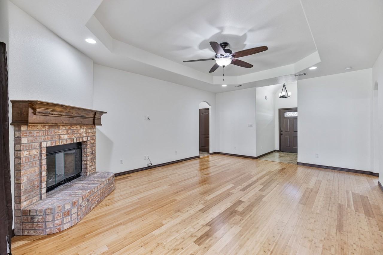 1111 N Stewart St - Photo 2 of 25