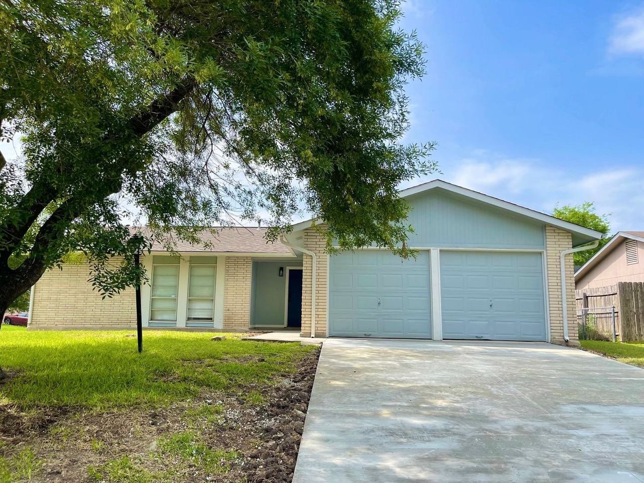 5246 Tom Stafford Dr - Photo 2 of 22