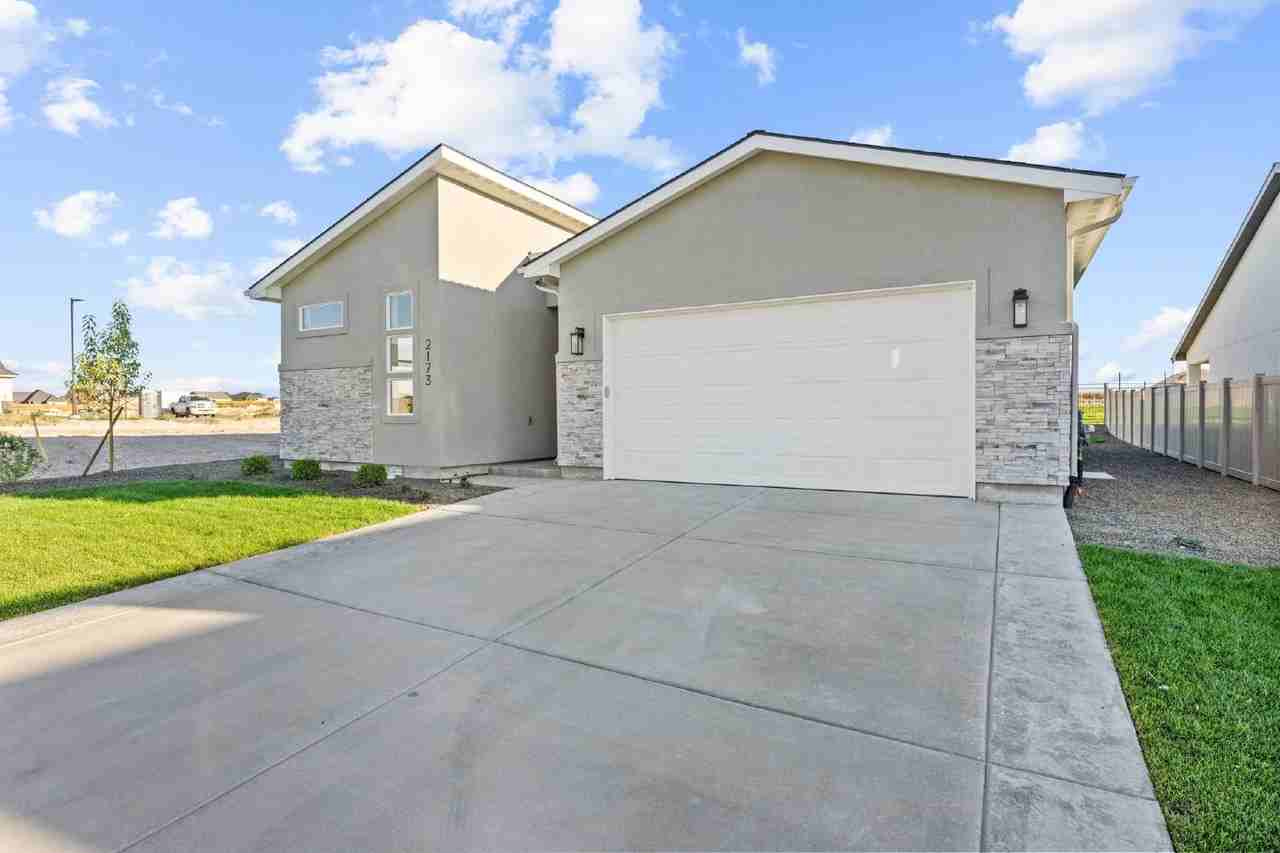 2173 W Herron Ridge Dr - Photo 3 of 49
