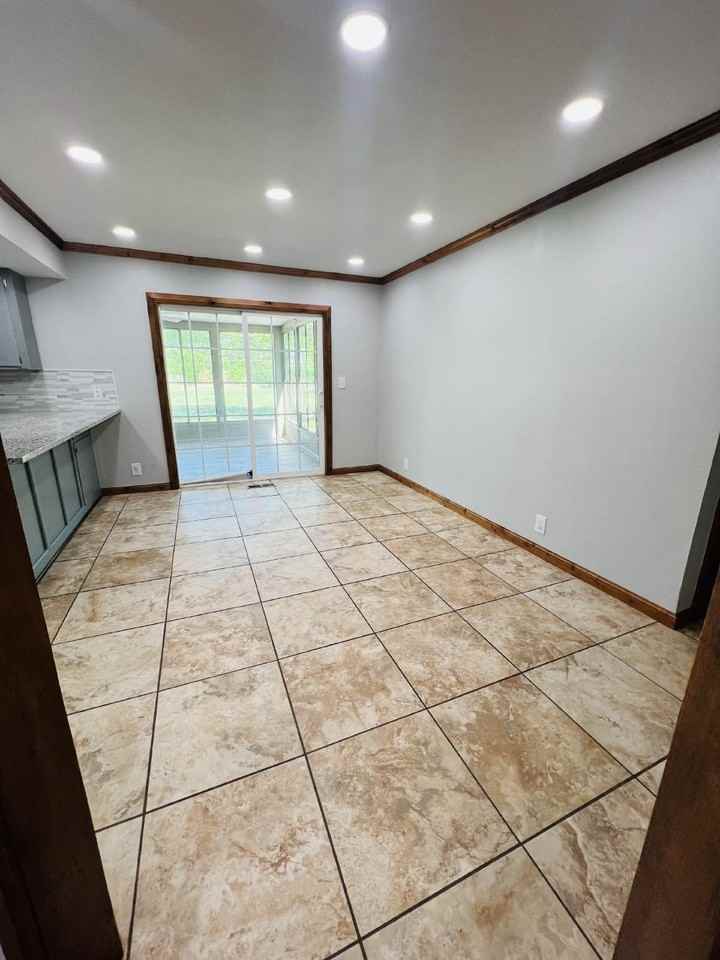 3615 N Grant St - Photo 4 of 21