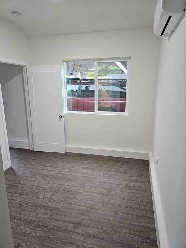 9911 Lemona Ave - Photo 2 of 8