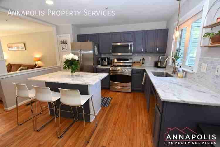 753 Howards Loop - Photo 2 of 21