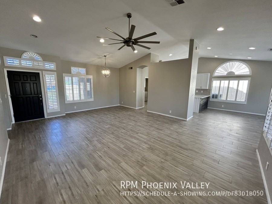 19507 N 89th Dr - Photo 3 of 26