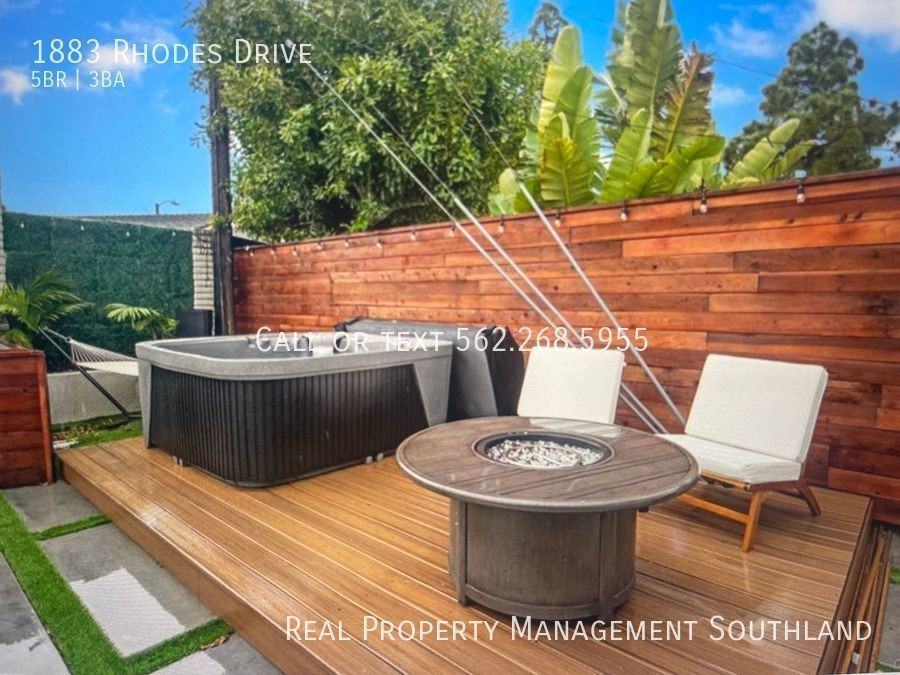 1883 Rhodes Dr - Photo 3 of 20