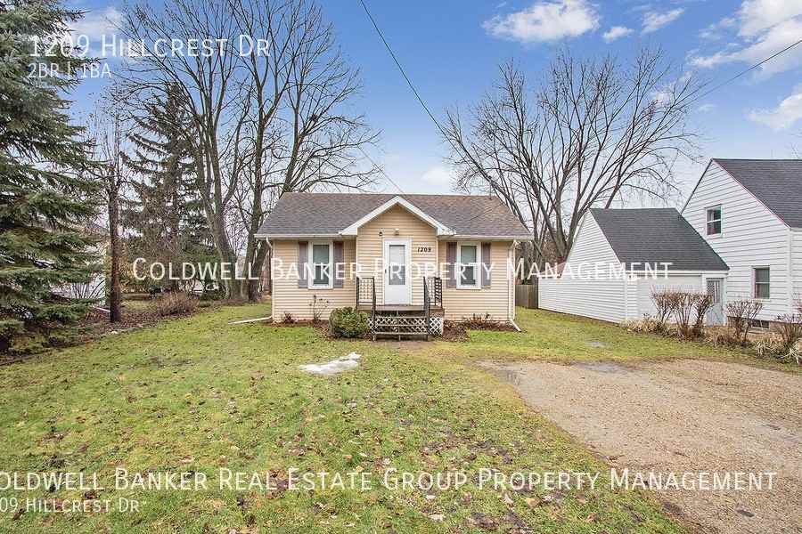 1209 Hillcrest Dr - Photo 5 of 12