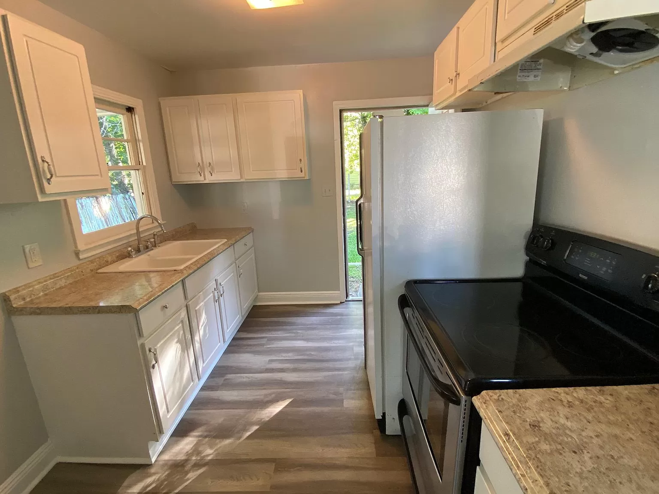 354 Magnolia Ave #NA - Photo 3 of 7