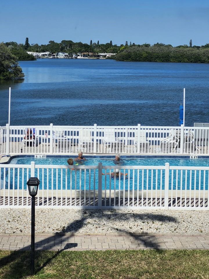 1819 Shore Dr S #217 - Photo 3 of 9