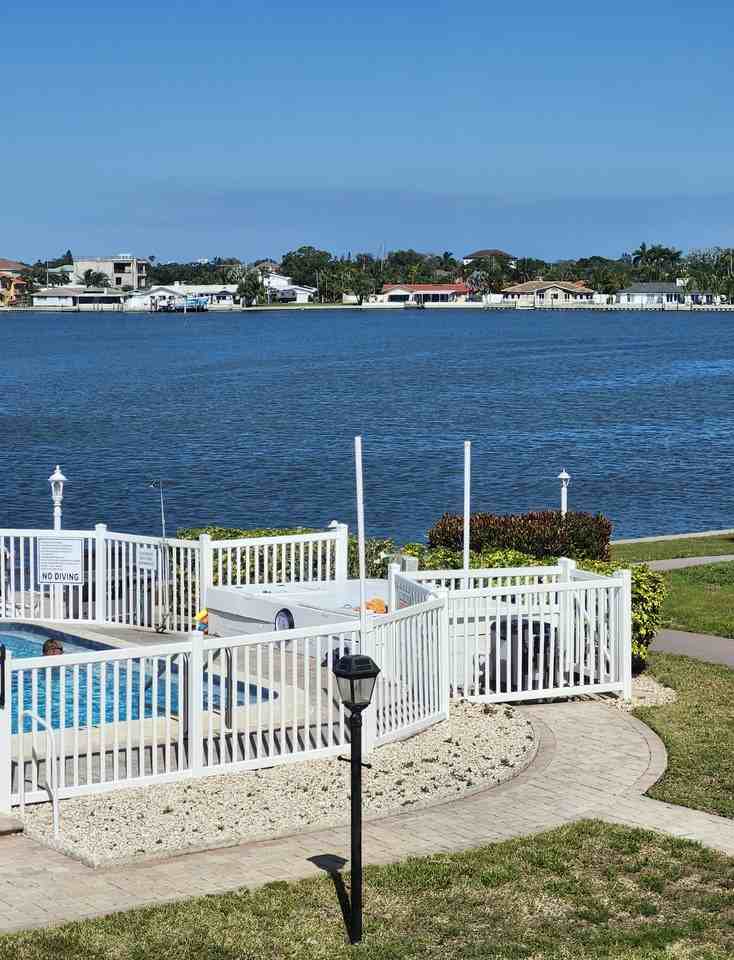 1819 Shore Dr S #217 - Photo 7 of 9