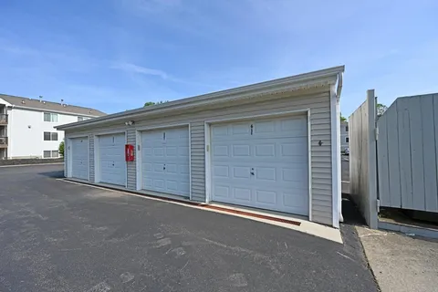 551 Aspen Glen Dr #604 - Photo 2 of 19