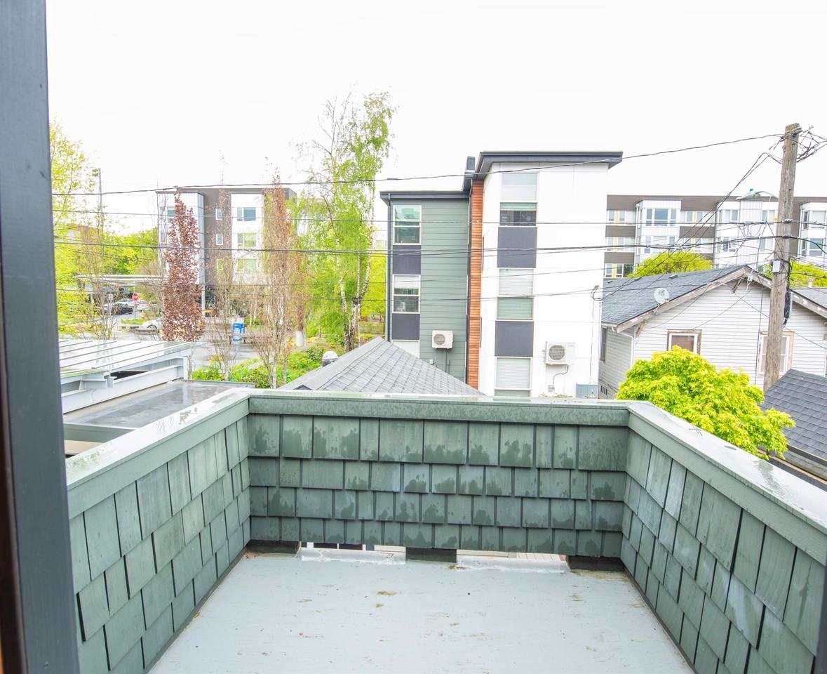1208 E Barclay Ct #1 - Photo 4 of 25