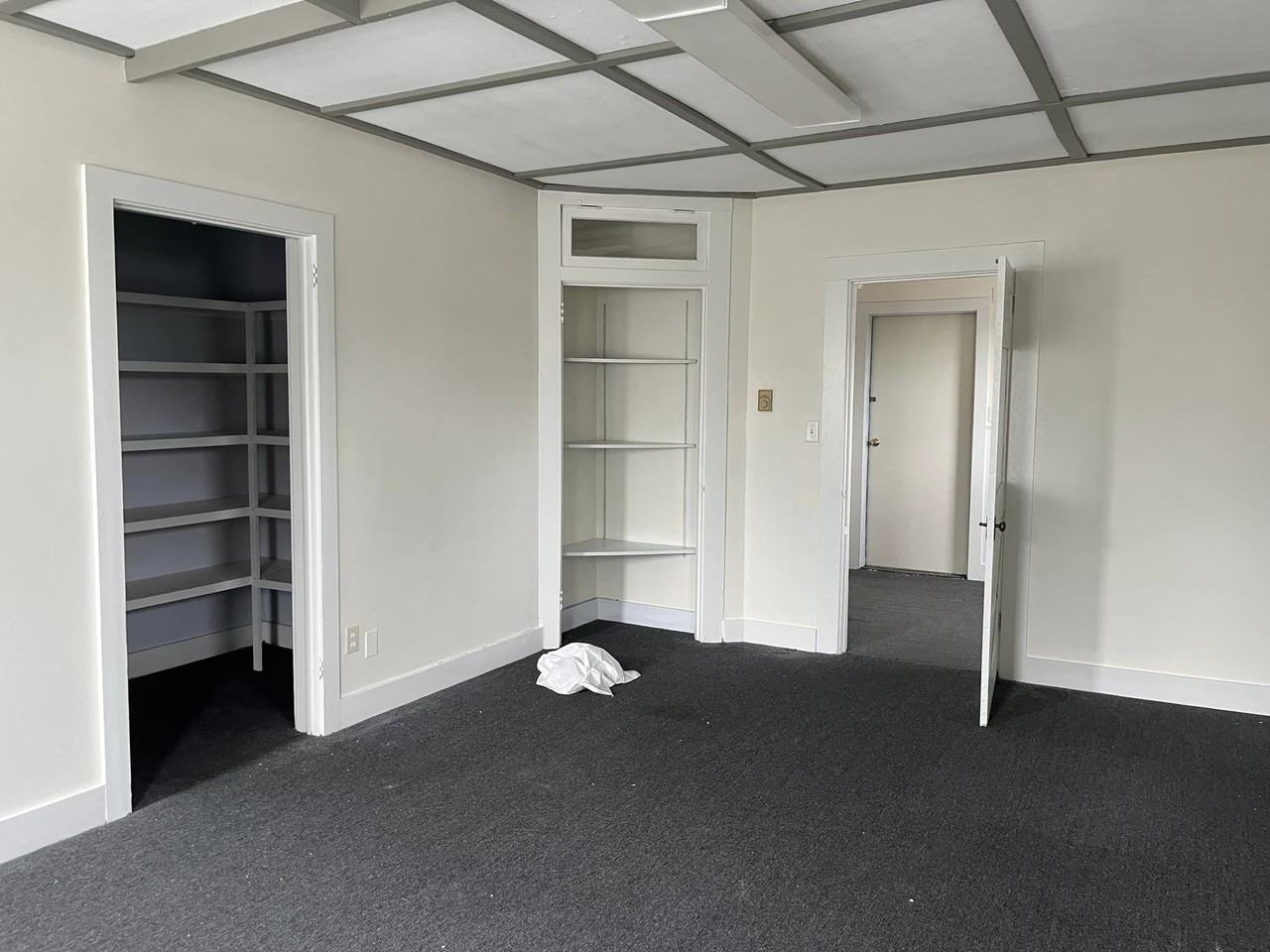 5 5-7 East Main Street - Office1Vacant second floor front 3 rooms on right #E - Photo 5 of 38