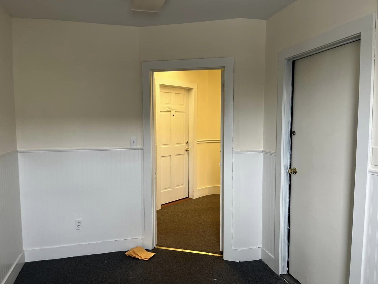 5 5-7 East Main Street - Office1Vacant second floor front 3 rooms on right #E - Photo 7 of 38