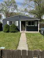 featured image of 122 E 8th N #1