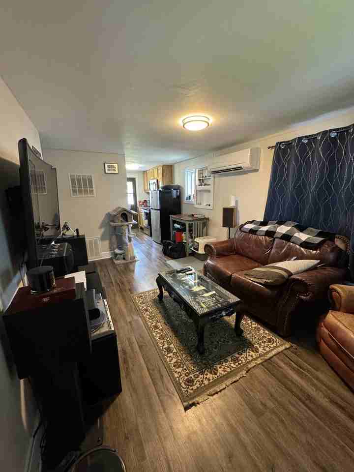 122 E 8th N #1 - Photo 3 of 15