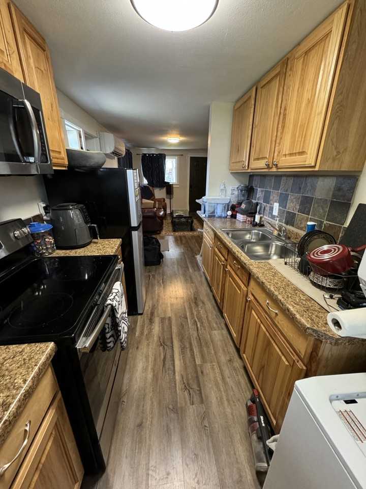 122 E 8th N #1 - Photo 5 of 15