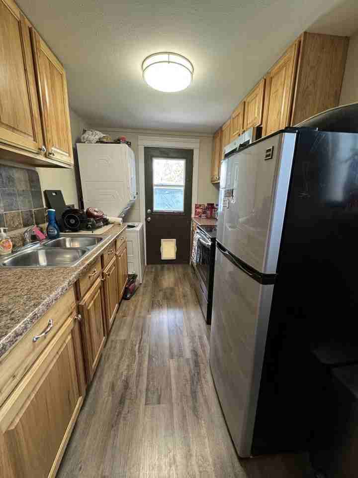 122 E 8th N #1 - Photo 6 of 15