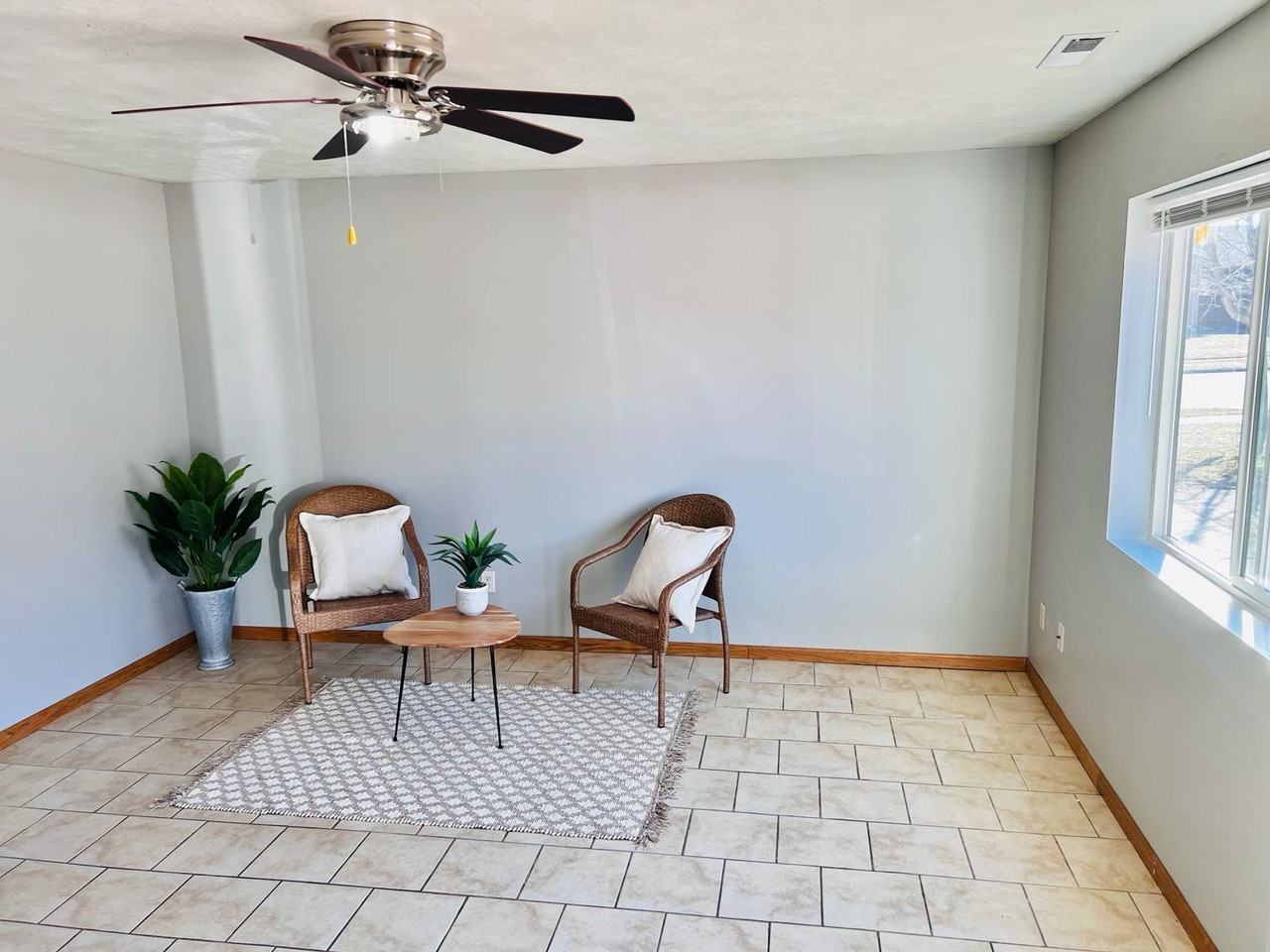 1113 N Archer Ave #1113 - Photo 4 of 11