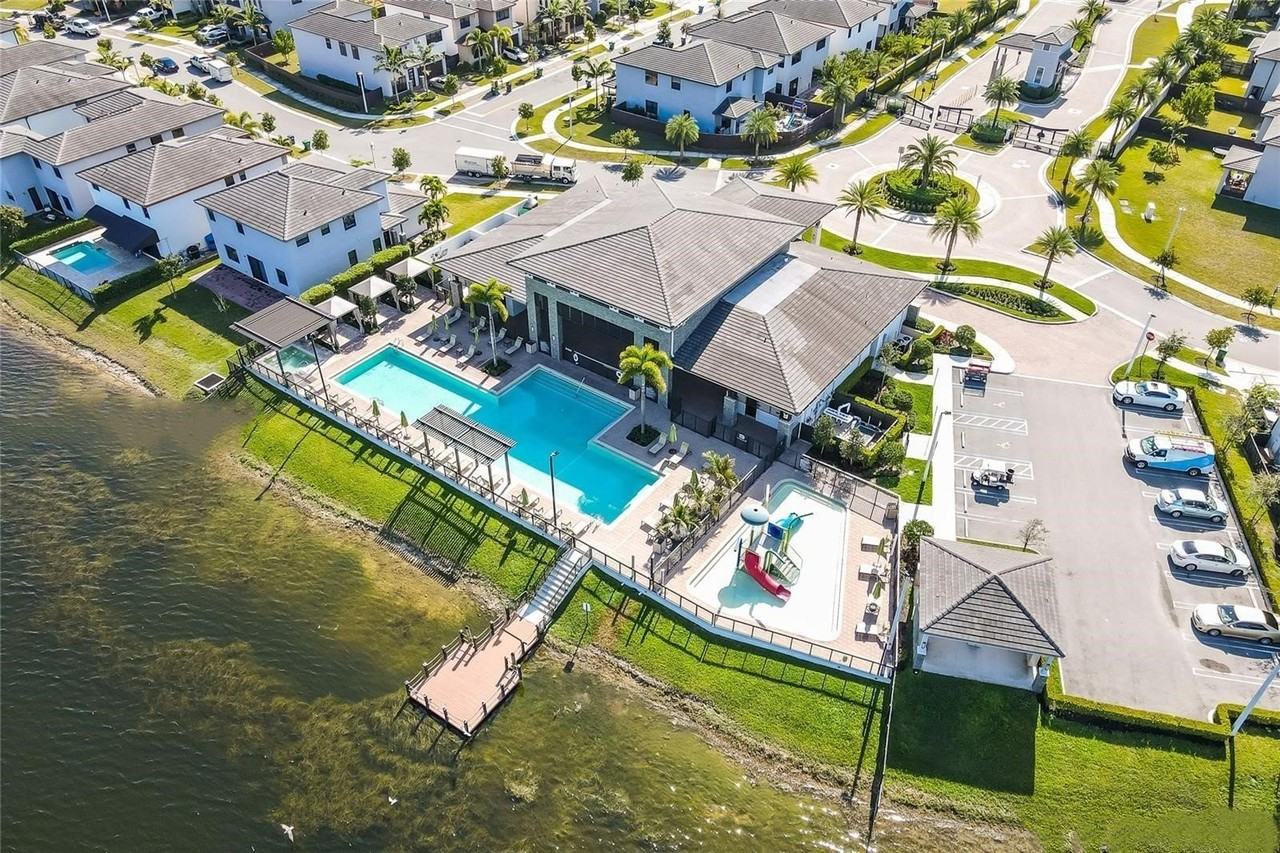 16044 Nw 89th Ct - Photo 3 of 7