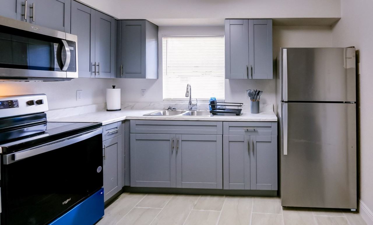 N 52nd St - Photo 4 of 16