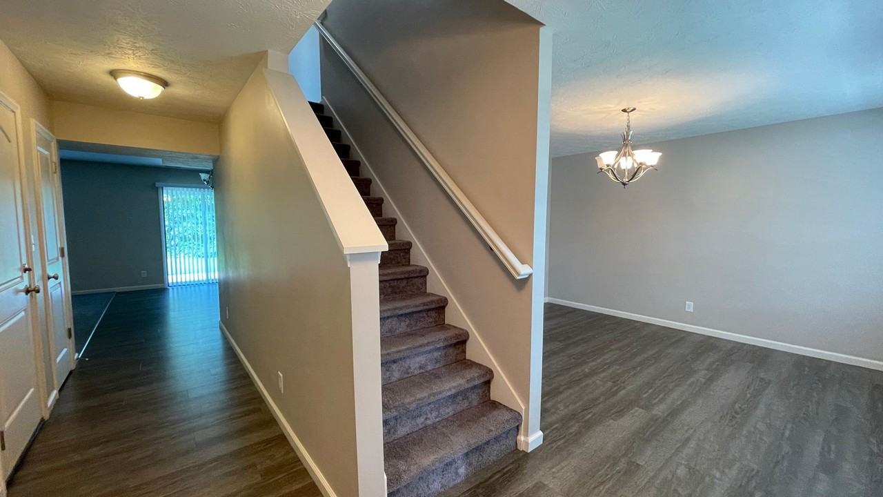 2761 Morallion Dr - Photo 4 of 24