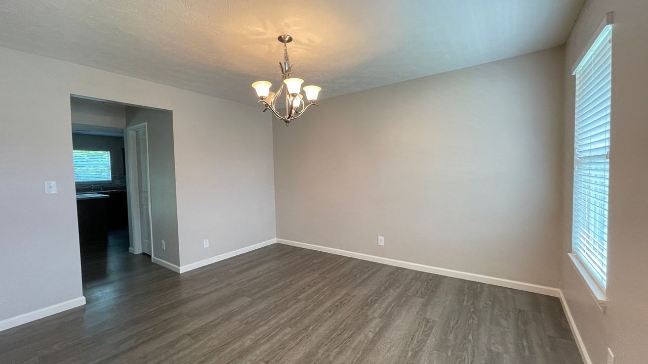 2761 Morallion Dr - Photo 6 of 24