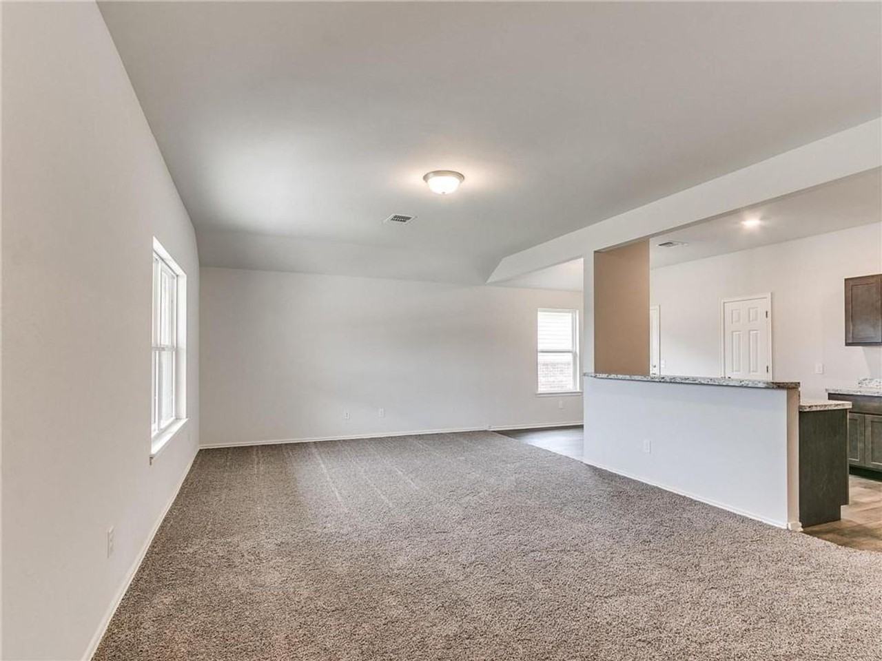 206 Tuscany Cir - Photo 2 of 28